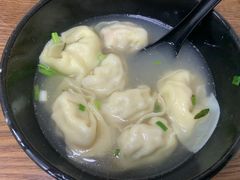 三鲜大馄饨-万寿斋(山阴路店)