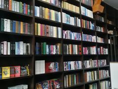 -钟书阁(松江泰晤士小镇店)