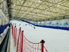 -乔波室内滑雪场