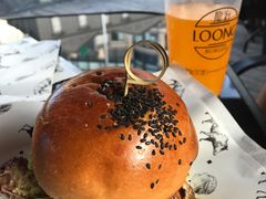 秘制照烧鸡腿堡-龙治汉堡(中华城店)