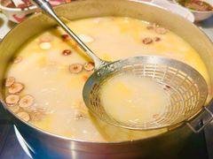 -尚尚仙·酸汤猪手·猪肚鸡火锅(华联万柳购物中心店)