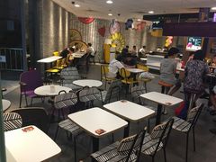 等位区-麦当劳(广州新港东路第二分店)