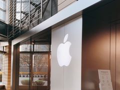 -Apple零售店(华贸购物中心店)