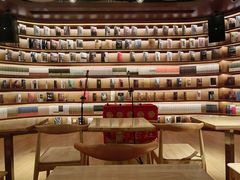 大堂-上海三联书店READWAY(华中首店)