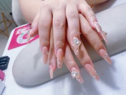 -瞧·享轻奢美甲美睫