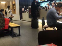-肯德基(虹桥机场T2北指廊精选外卖点店)