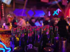 -UP嘻哈酒吧(粉巢店)