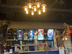 -暴风岛沉浸式体验馆(百联世纪店)