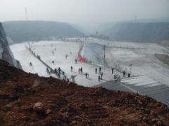 -采薇庄园四季滑雪场