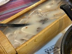 -香巴拉云南餐厅(华莱坞店)