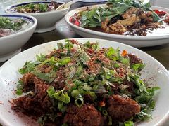 粉蒸肥肠-小杨翘脚牛肉