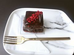 -UNI UNI(环亚凯瑟琳店)