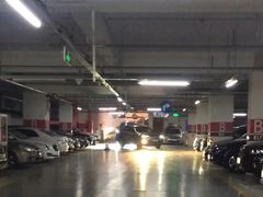 -龙阳广场-地下停车库