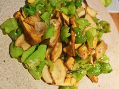 -一朵菌·野生菌探索家火锅(南亚店)