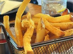 -BOURBON 玻本美式餐厅酒吧(虹桥新天地店)