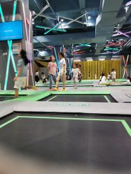 -反弹蹦床公园·亲子乐园·团建·派对(尚品奥莱店)