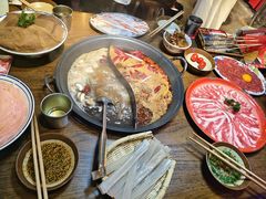 -萍姐火锅·公路夜市(武汉首店)