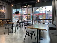 大堂-HELLO 27 意面·沙拉·帕尼尼