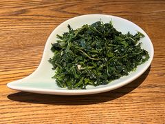 炝拌灰灰菜-金牌老碗时尚陕菜(王府井百货店)