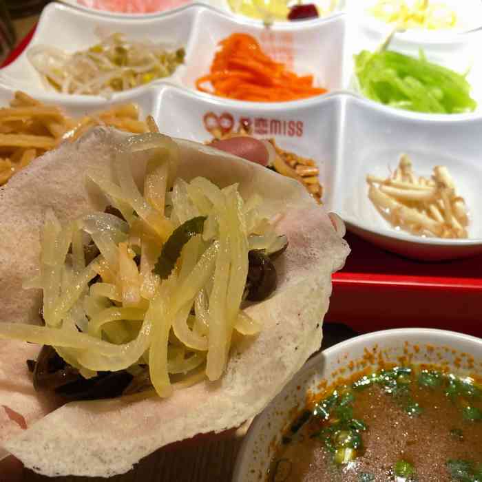 丝恋红汤丝娃娃(大融城店)-"服务员态度还是不错