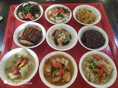 -蓝田九大碗民俗食府(蓝田店)