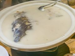 大砂锅炖鱼头汤-丹江渔村(首都机场店)