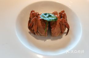 Plum-Scented Steamed Drunk Crab