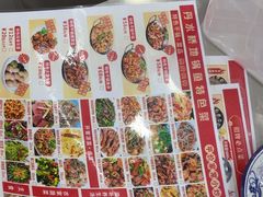 -丹水桥地锅鱼·翘嘴鲌·地方特色全鱼宴(丹江口大坝店)