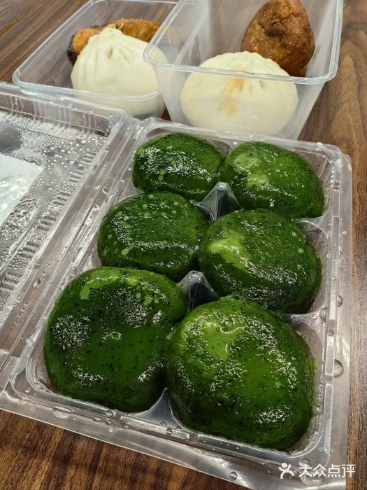 王家沙点心店(南京西路总店)艾叶细沙青团图片