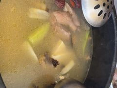 -鲁朗纳麦石锅鸡庄园