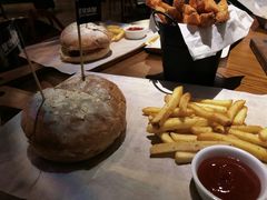 -圣徒精酿美式餐厅saints brewing(裕华万达步行街店)