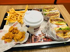 -The Habit Burger Grill 哈比特汉堡(世博店)