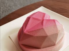 粉爱草莓甜心蛋糕-星巴克(杭州临平万达广场店)
