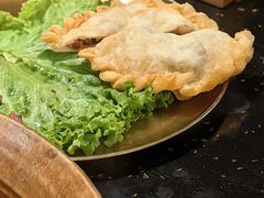 特色牦牛肉馅饼-陀岗美食·云南藏式特色餐厅