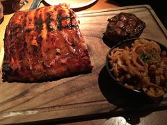 猪肋排和牛排拼盘-The Meat & Wine Co Southbank(南岸店)