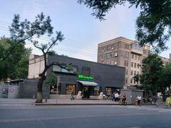 -全家便利店(王府井大街店)