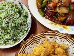 -胡子饮食店