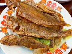 现炸秘制小黄鱼-谢记上海大排档(长寿路店)