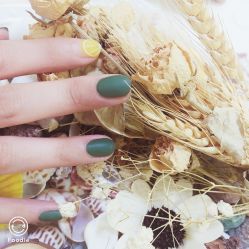 -U mi Nail美甲工作室