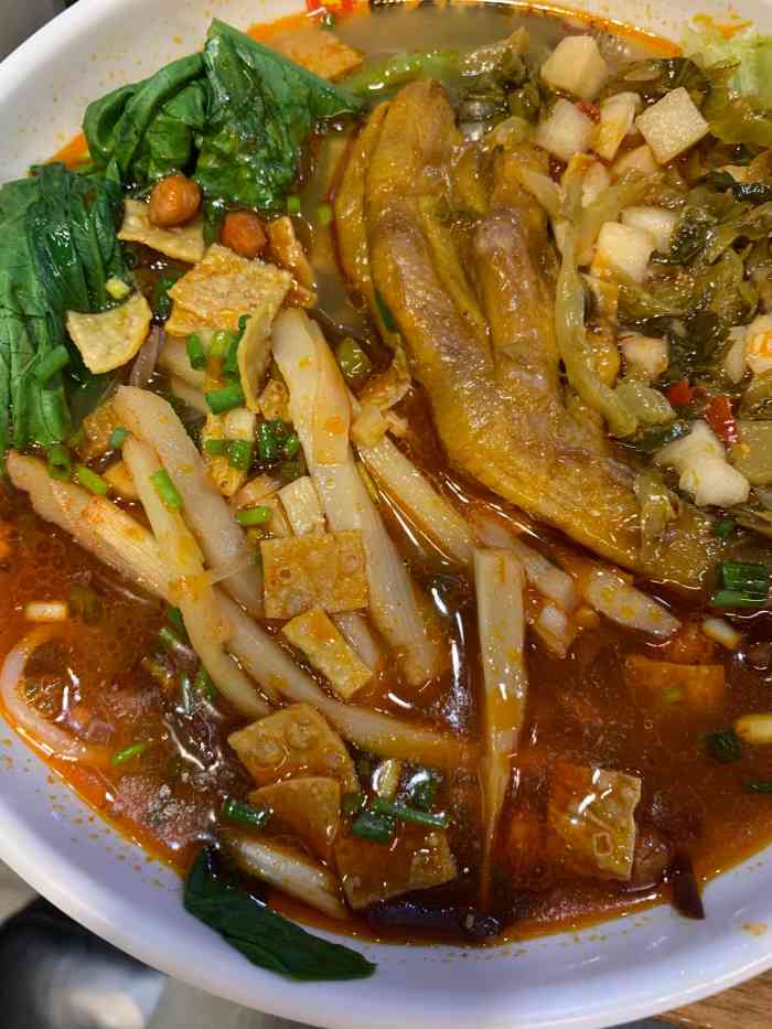 鼎钻螺蛳粉(柳石路店)-"专门来吃的一家鸳鸯螺蛳粉第一次吃 应该.