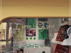 -LADY FAFA(巨鹿路陕西南路路口店)