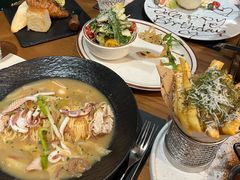 -Mark&Mars Restaurant