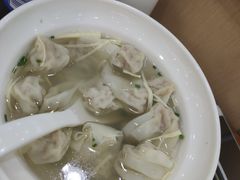 芹菜冬笋鲜肉馄饨-老盛兴汤包馆(大华二路店)