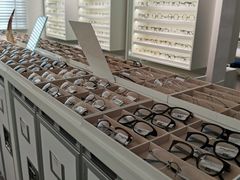-目艮眼镜SHOWROOM(品牌集合店)