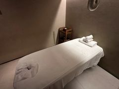 -灸春堂·艾灸·痛症·整脊连锁(之江银泰店)