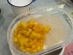-黄师奶甜品店