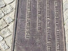 -多瑙河畔鞋履雕塑