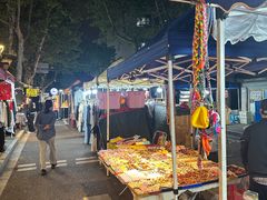 -吴山路夜市