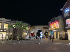 -王府井奥莱临潼小镇(临潼店)