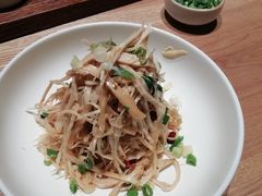香葱拌笋衣-小大董·烤鸭(凤凰汇店)